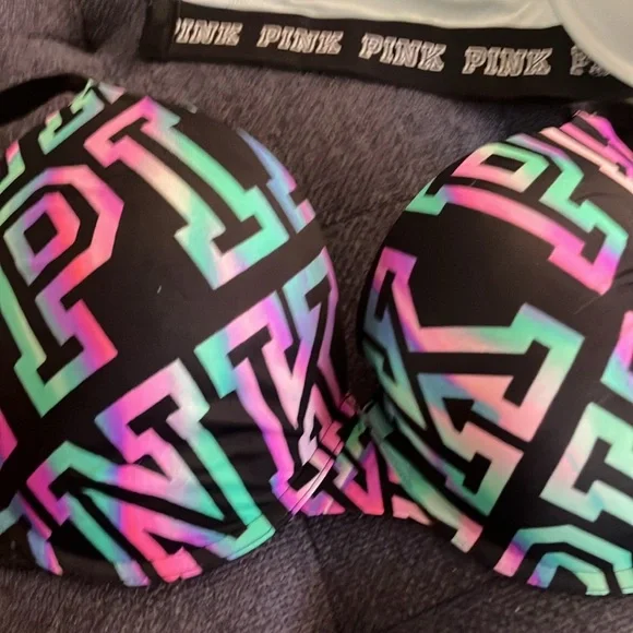 36DD Victoria’s Secret wear everywhere push up bra by Pink - Picture 2 of 9